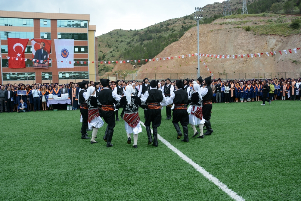 GÜMÜŞHANE ÜNİVERSİTESİ MEZUNİYET COŞKUSU galerisi resim 3