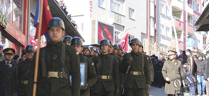 Gümüşhane Şehidini Uğurladı galerisi resim 2