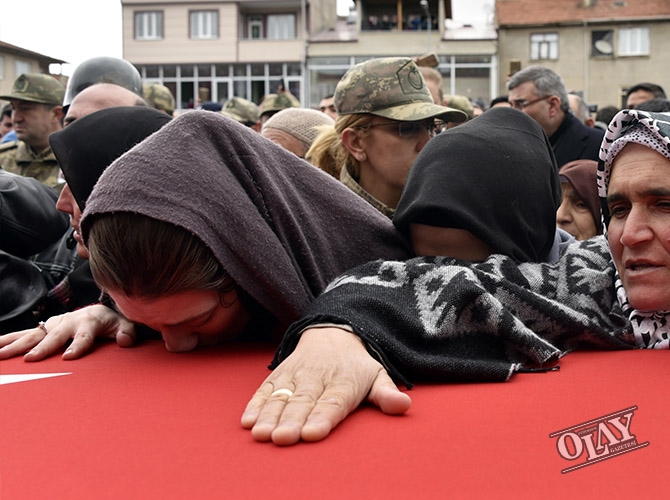 ŞEHİT ÜSTEĞMEN ERDEM KESKİN SON YOLCULUĞUNA UĞURLANDI galerisi resim 5