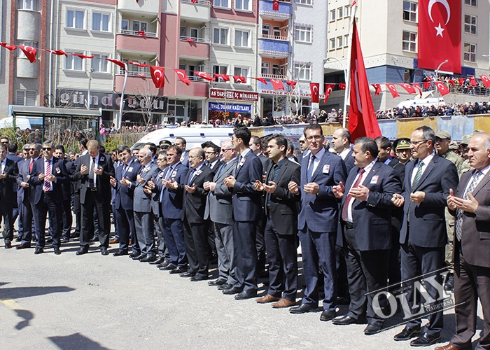 GÜMÜŞHANE ŞEHİDİNİ UĞURLADI galerisi resim 19