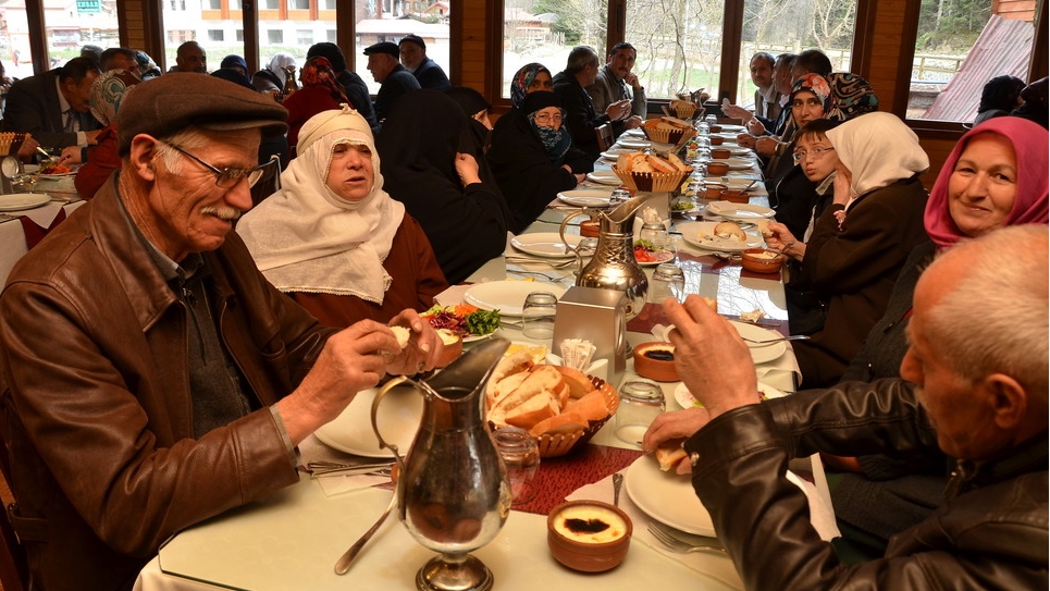 GÜMÜŞHANE’DEN 100 YAŞLI VATANDAŞ UZUNGÖL’Ü GEZDİ galerisi resim 10