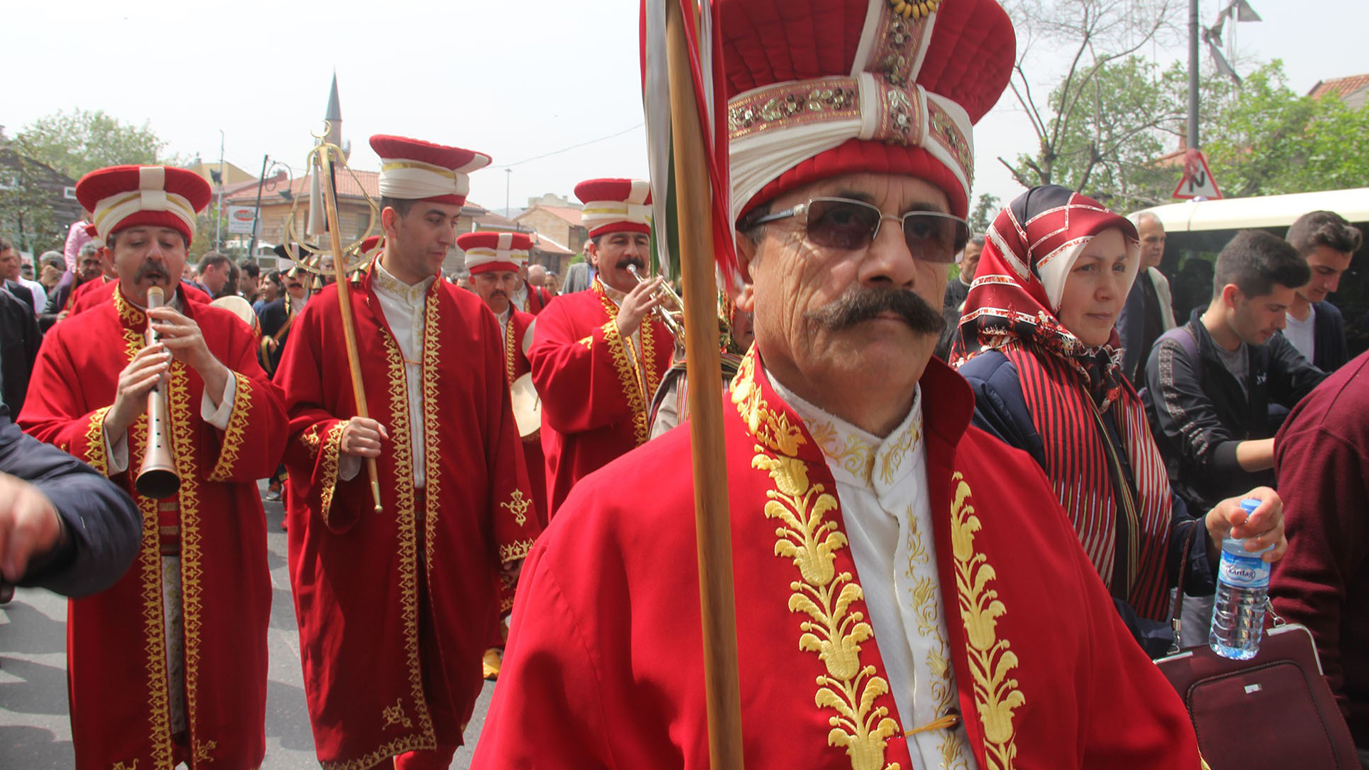 GİRESUN GÜNLERİ'NDE FINDIK DAĞITILDI