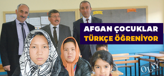 AFGAN ÇOCUKLAR TÜRKÇE ÖĞRENİYOR