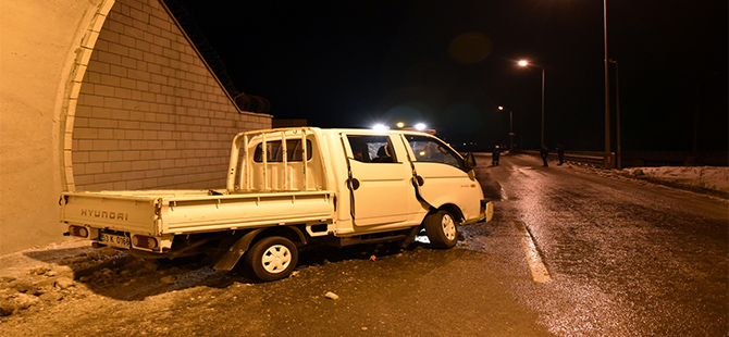 Gizli buzlanma Gümüşhane’de kazaya sebep oldu: 2 yaralı