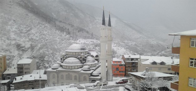 Kürtün’de okullara kar tatili