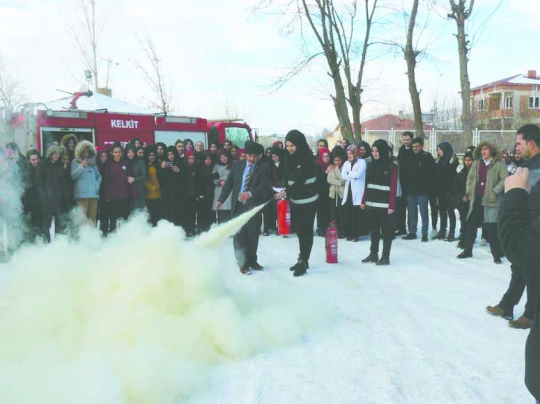 Öğrencilere Yangın Tatbikatı