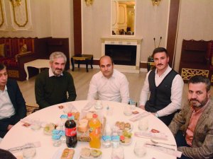 Meclis Üyesinden Meclise Yemek