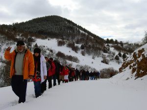 DAĞCILARDAN KAR YÜRÜYÜŞÜ