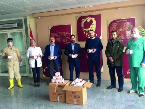 Semerkand Vakfından Sağlık Çalışanlarına Kandil İkramı
