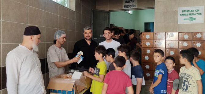 PENDİK TUZLA GÜMÜŞHANELİLER DERNEĞİ KUR'AN TALEBELERİNİ UNUTMADI