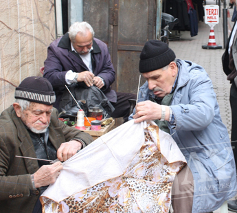 40 YILDIR ŞEMSİYE TAMİR EDİYOR