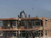 DİKKAT ÇATIDA İŞ MAKİNESİ VAR