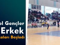 Voleybol Gençler Kız Erkek Müsabakaları Başladı