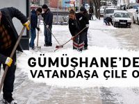 GÜMÜŞHANE’DE KAR VATANDAŞA ÇİLE OLMADI