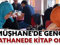 GÜMÜŞHANE'DE GENÇLER KIRAATHANEDE KİTAP OKUDU