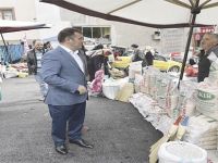BAŞKAN ÇİMEN, KÖYLÜ PAZARINI ZİYARET ETTİ