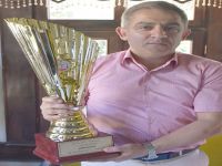 BAŞKAN KUPAYI GETİRDİ, DESTEK İSTEDİ