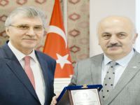 ÜNİVERSİTELER BİRLİĞİNDEN GÖREV DEĞİŞİMİ