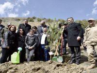 ŞEHİT ASTSUBAYIMIZ İÇİN FİDANLAR TOPRAKLA BULUŞTU