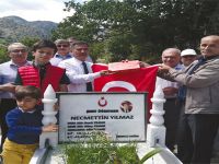 NECMETTİN ÖĞRETMEN KABRİ BAŞINDA ANILDI