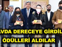 SINAVDA DERECEYE GİRDİLER ÖDÜLLERİ ALDILAR