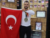 DÜNYA ŞAMPİYONU, ÇOCUKLARA UMUT OLMAK İÇİN MEMLEKETİNE DÖNDÜ