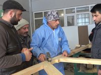 GÜMÜŞHANE’DE ÜRETİLEN AHŞAP PREFABRİK EVLER DEPREM BÖLGESİNE GÖNDERİLECEK