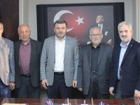 AK PARTİ HEYETİ, BAŞKAN KANAT’I ZİYARET ETTİ