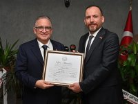 DOMİNİK CUMHURİYETİ’NİN İLK FAHRİ KONSOLOSU BİR GÜMÜŞHANELİ