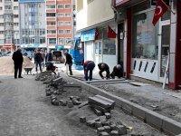 GÜMÜŞHANE’DE YOL VE KALDIRIM ÇALIŞMALARI TÜM HIZIYLA SÜRÜYOR
