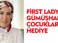 FİRST LADY'DEN GÜMÜŞHANELİ ÇOCUKLARA HEDİYE