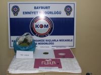 BAYBURT'TA SOKAK SATICILARINA YÖNELİK UYUŞTURUCU OPERASYONU