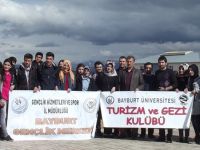 BAYBURT ÜNİVERSİTESİ ÖĞRENCİLERİ BAYBURT ÇEVRESİNİ AĞAÇLANDIRIYOR