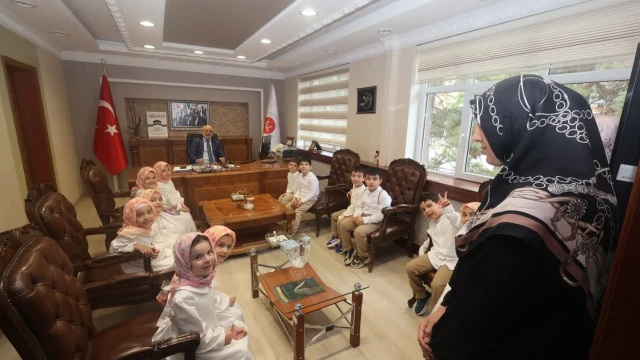 4-6 Yaş Kur’an Kursu Öğrencileri İl Müftüsü Erenay’ı Ziyaret Etti