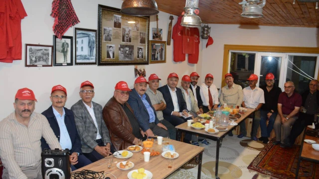 AK Parti Heyetinden Yeşildere Nuri Dayı Derneği’ne Ziyaret