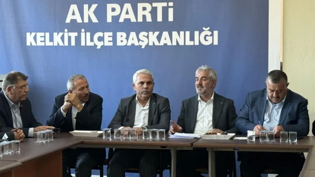 AK Parti Kelkit İlçe Danışma Toplantısı’nda Hizmetler Masaya Yatırıldı