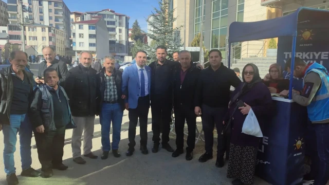 AK Parti Şiran’da Üye Kayıt etkinliği düzenledi