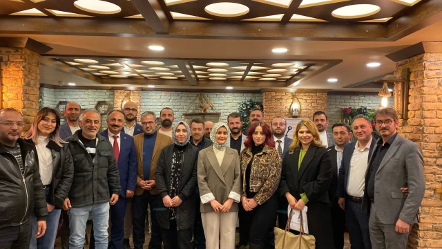 Anahtar Parti basınla buluştu