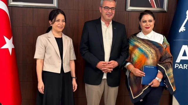 Anahtar Parti Gümüşhane Kadın Kolları'nda Görev Değişimi