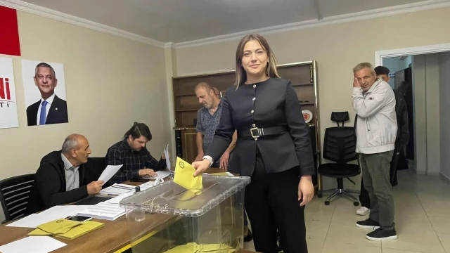Belgin Öktem Yeniden YENİ Parti Merkez İlçe Başkanı
