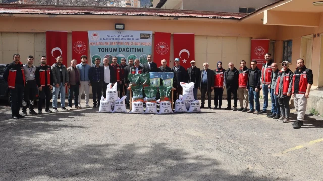 Çiftçilere Yem Bitkisi ve Arı Otu Tohumu Desteği Sağlandı