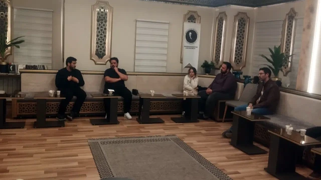 Dr. Mustafa Cankut Kurt'tan Ezber Bozan Medya Analizi
