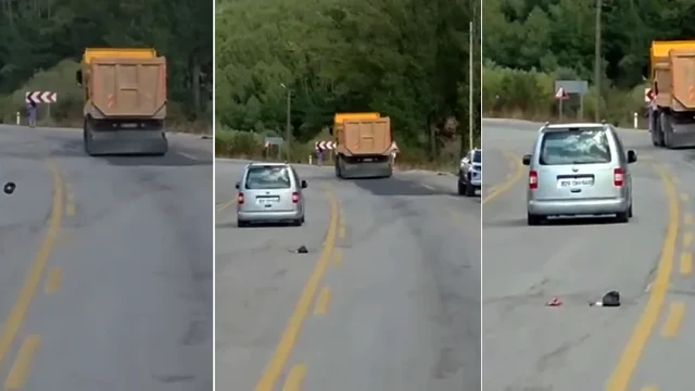 Duyarsız sürücü çöpünü yola attı, köylüler çileden çıktı!