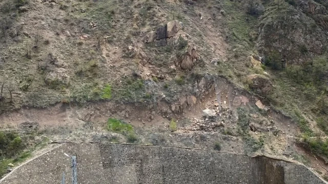 Eskibağlar Çevreyolu’nda Kaya Düşmesi Uyarısı