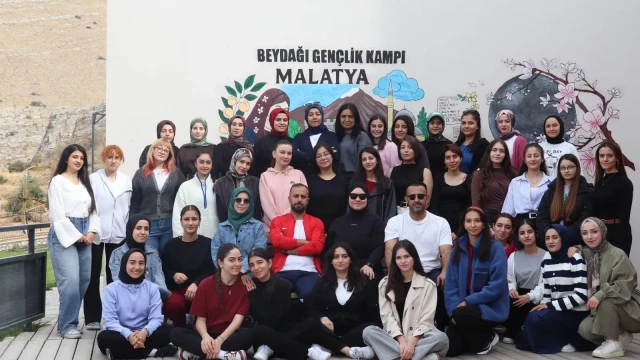 Gençler, Teknoloji ve Girişimcilik Kampında Buluştu