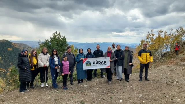 GÜDAK’tan Sonbaharın Renkleriyle Dolu Bir Doğa Yürüyüşü