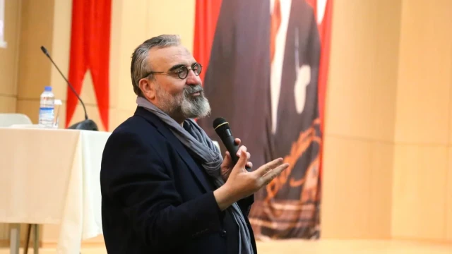 GÜ’de Senai Demirci İle “Ramazan’a Dair” Söyleşisi düzenlendi