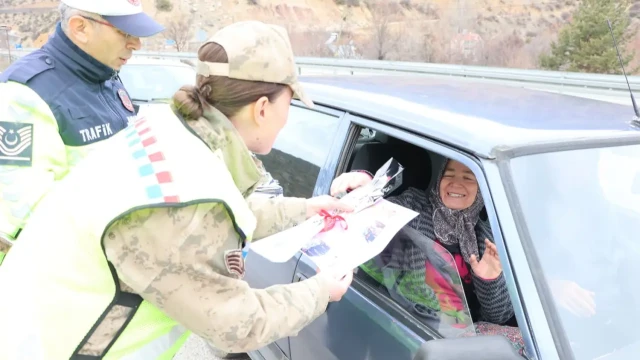 Gümüşhane İl Jandarma Komutanlığı’ndan 8 Mart’ta Anlamlı Farkındalık Faaliyeti