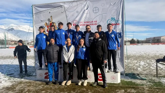Gümüşhane Spor Lisesi atletizmde Türkiye Finallerine adını yazdırdı