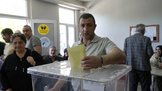 Gümüşhane Tekke Beldesinde Tarihi Ara Seçim: Sandıklar Kuruldu, Oy Verme İşlemi Başladı